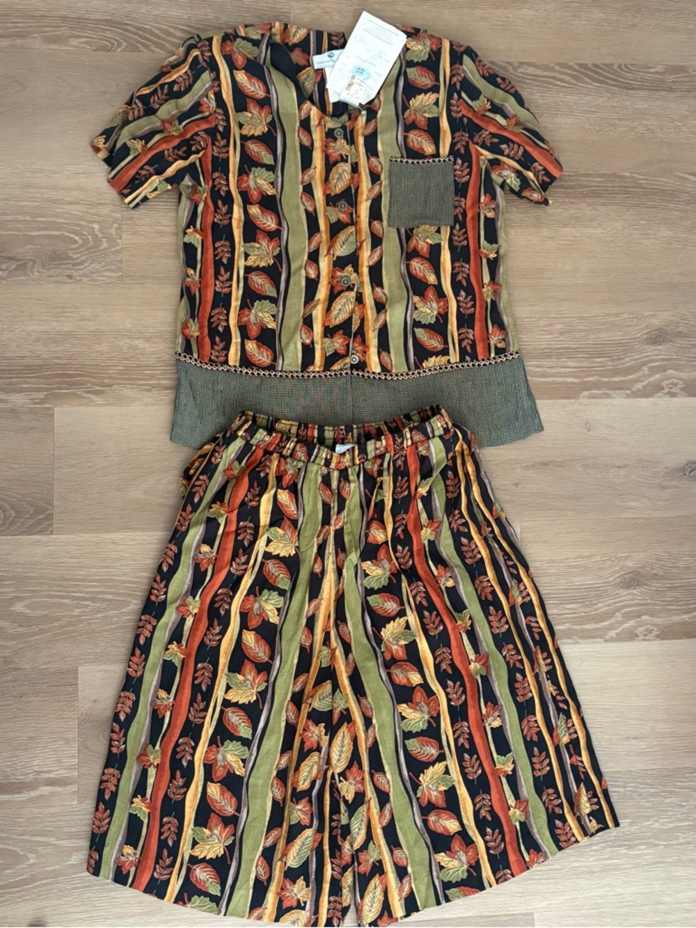 Vintage 2-Piece Leaf-Print Top & Shorts set by Hawaii brand Naturally Yours